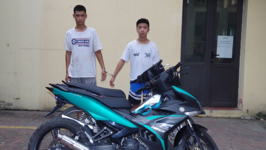 Bắc Ninh bắt 2 đối tượng dùng dao khống chế cướp tài sản sau 48h gây án